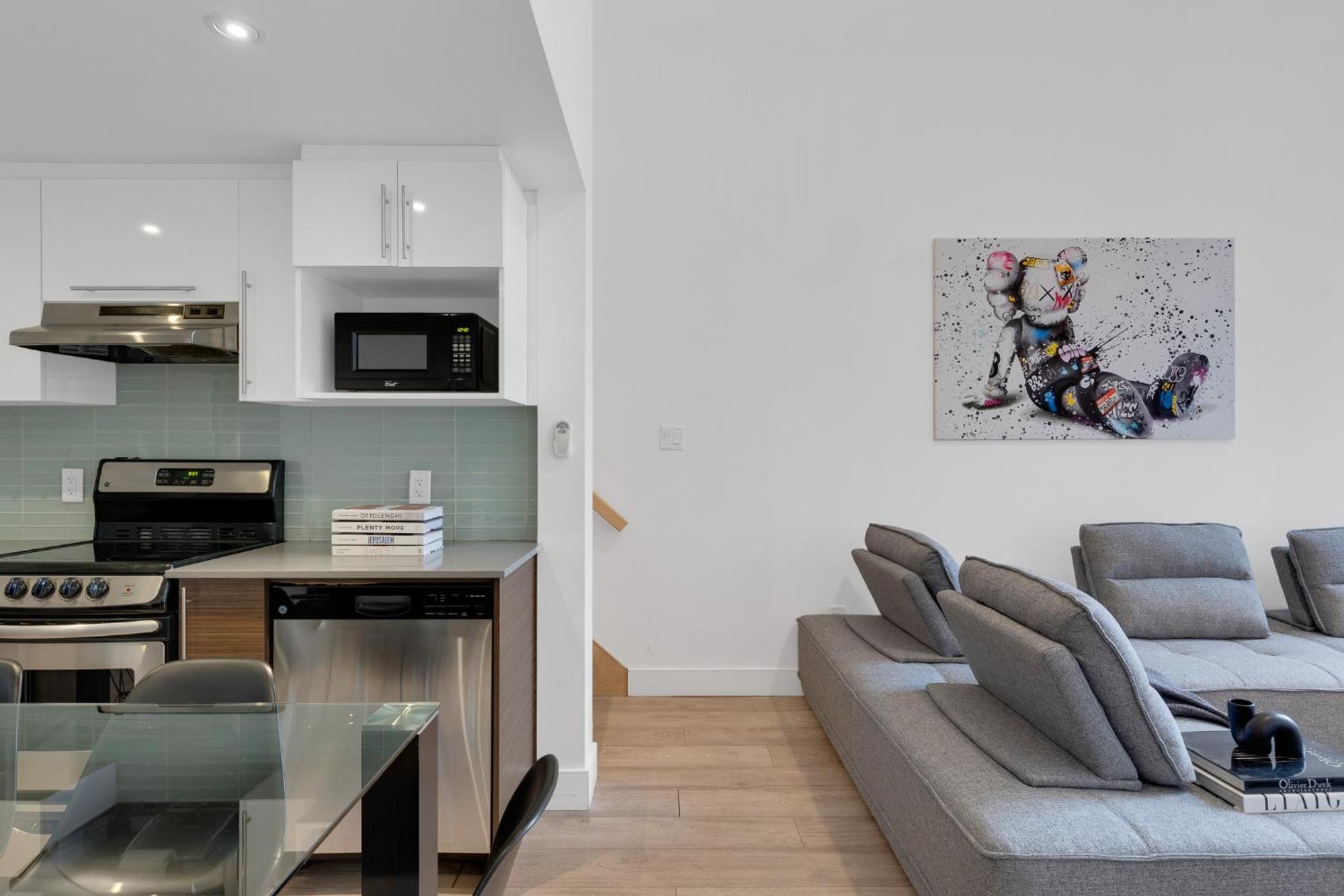 Liv Mtl Downtown Aparthotel Montreal Bagian luar foto