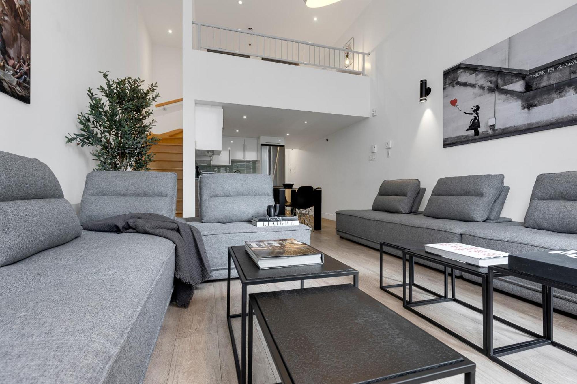 Liv Mtl Downtown Aparthotel Montreal Bagian luar foto