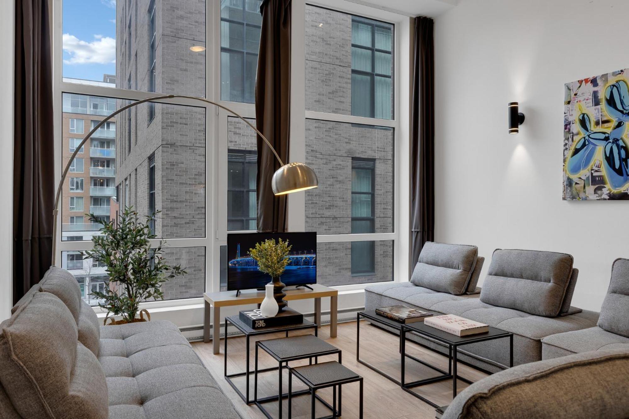 Liv Mtl Downtown Aparthotel Montreal Bagian luar foto