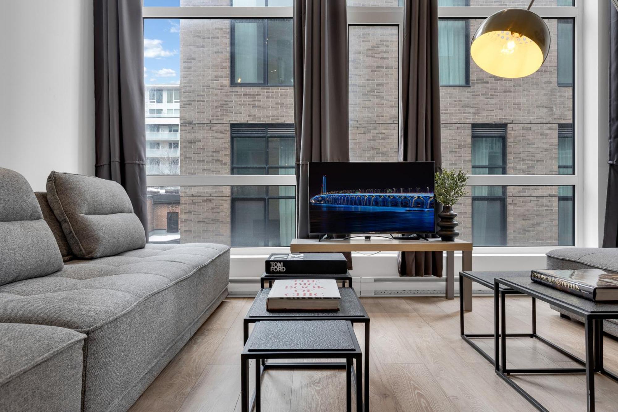 Liv Mtl Downtown Aparthotel Montreal Bagian luar foto