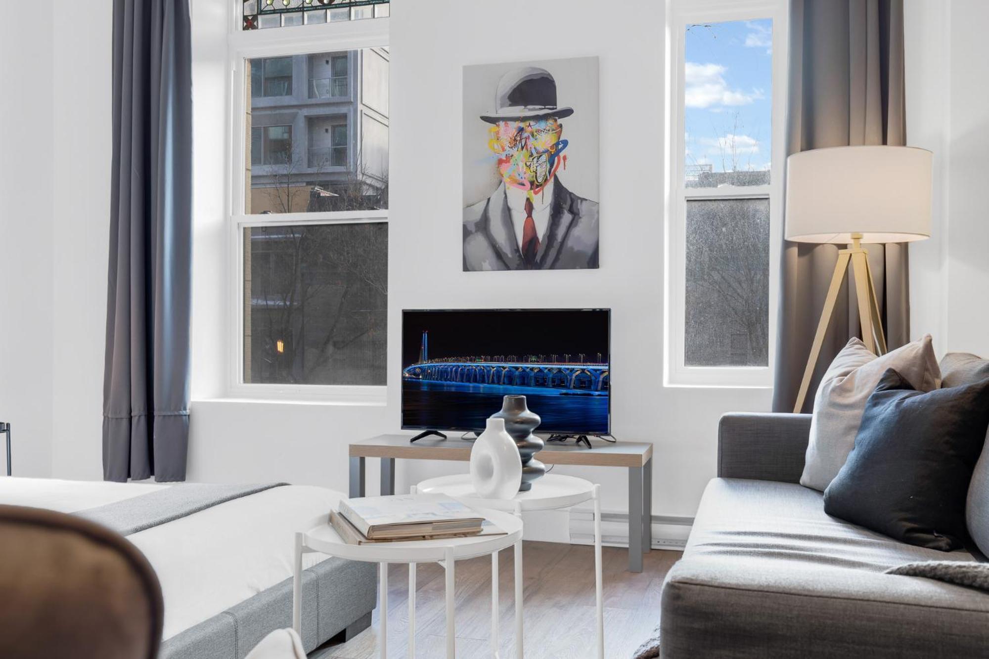 Liv Mtl Downtown Aparthotel Montreal Bagian luar foto