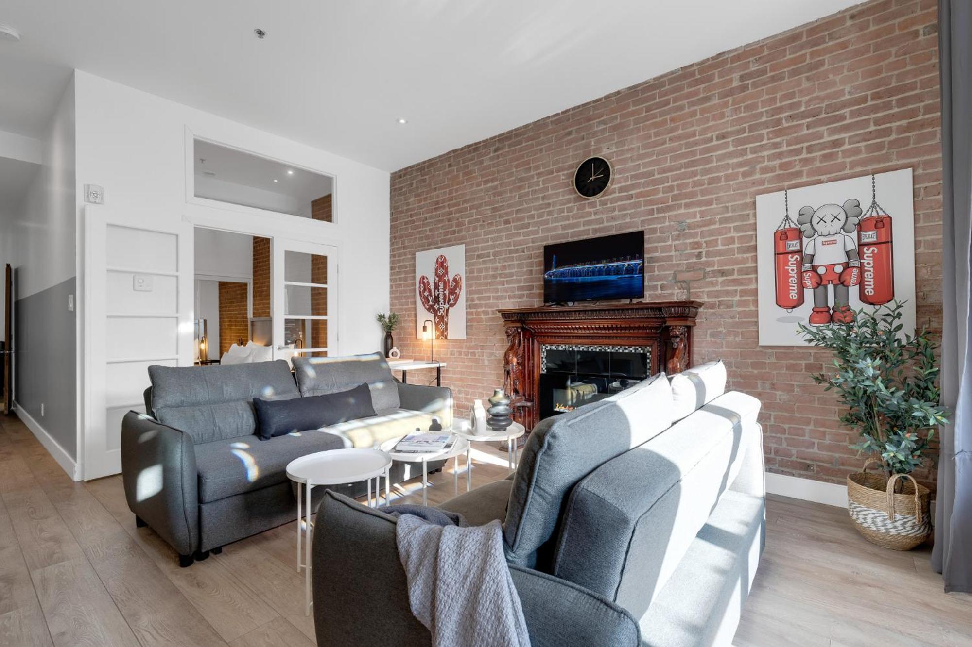 Liv Mtl Downtown Aparthotel Montreal Bagian luar foto