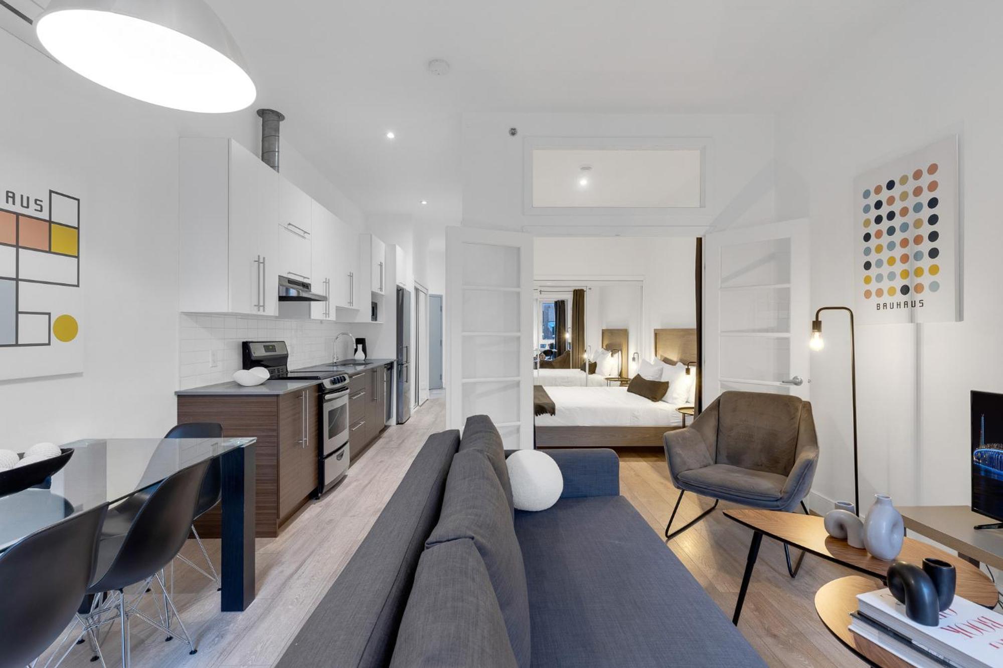 Liv Mtl Downtown Aparthotel Montreal Bagian luar foto