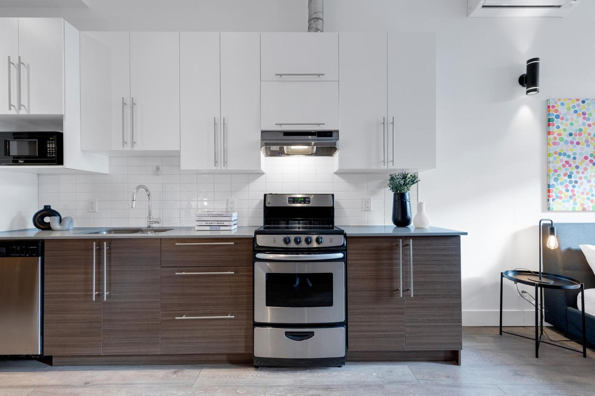 Liv Mtl Downtown Aparthotel Montreal Bagian luar foto