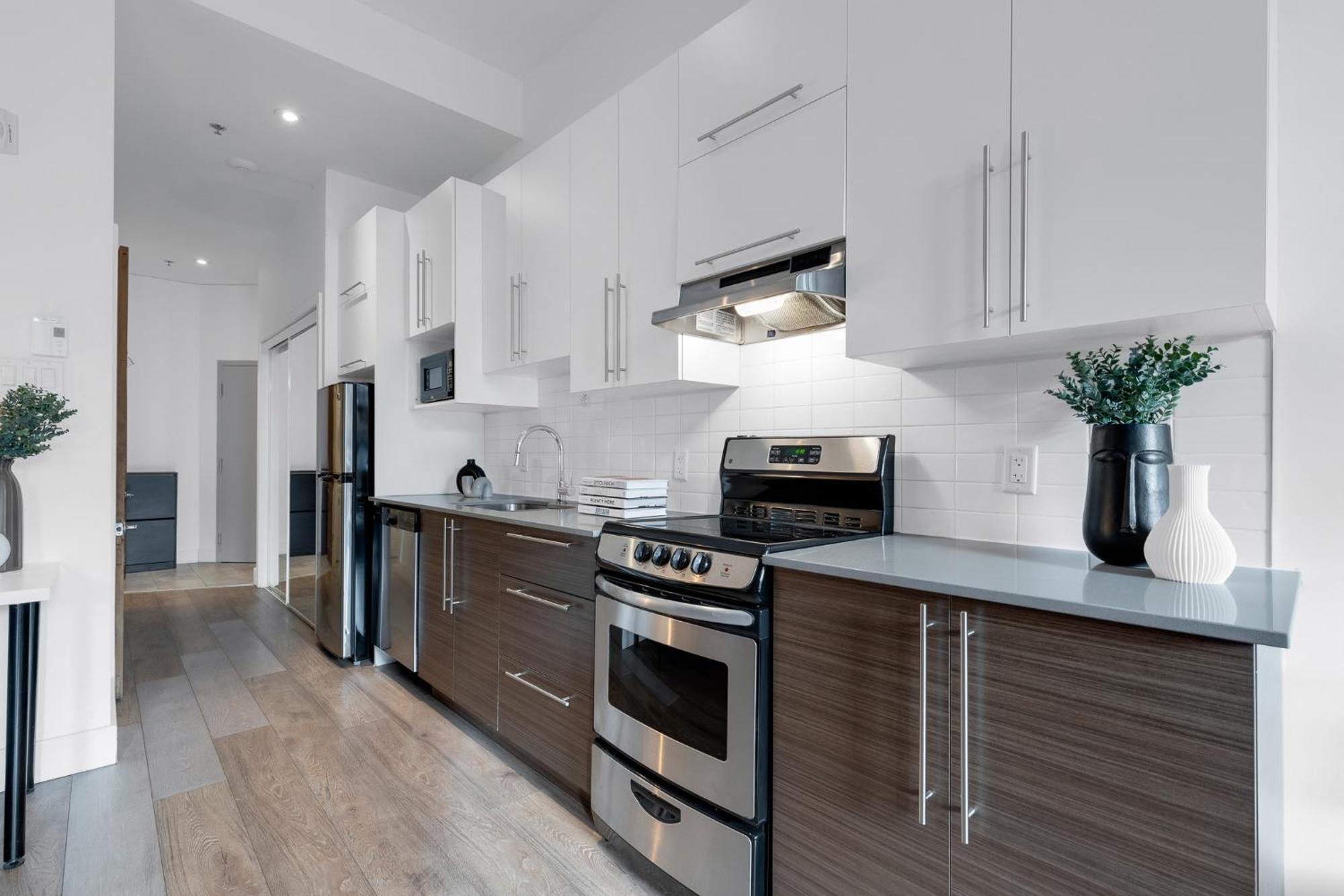 Liv Mtl Downtown Aparthotel Montreal Bagian luar foto