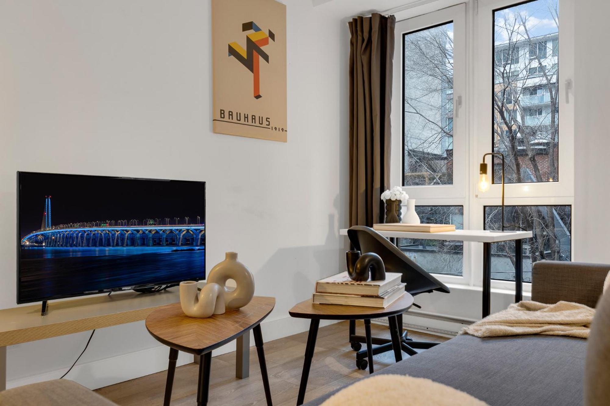 Liv Mtl Downtown Aparthotel Montreal Bagian luar foto