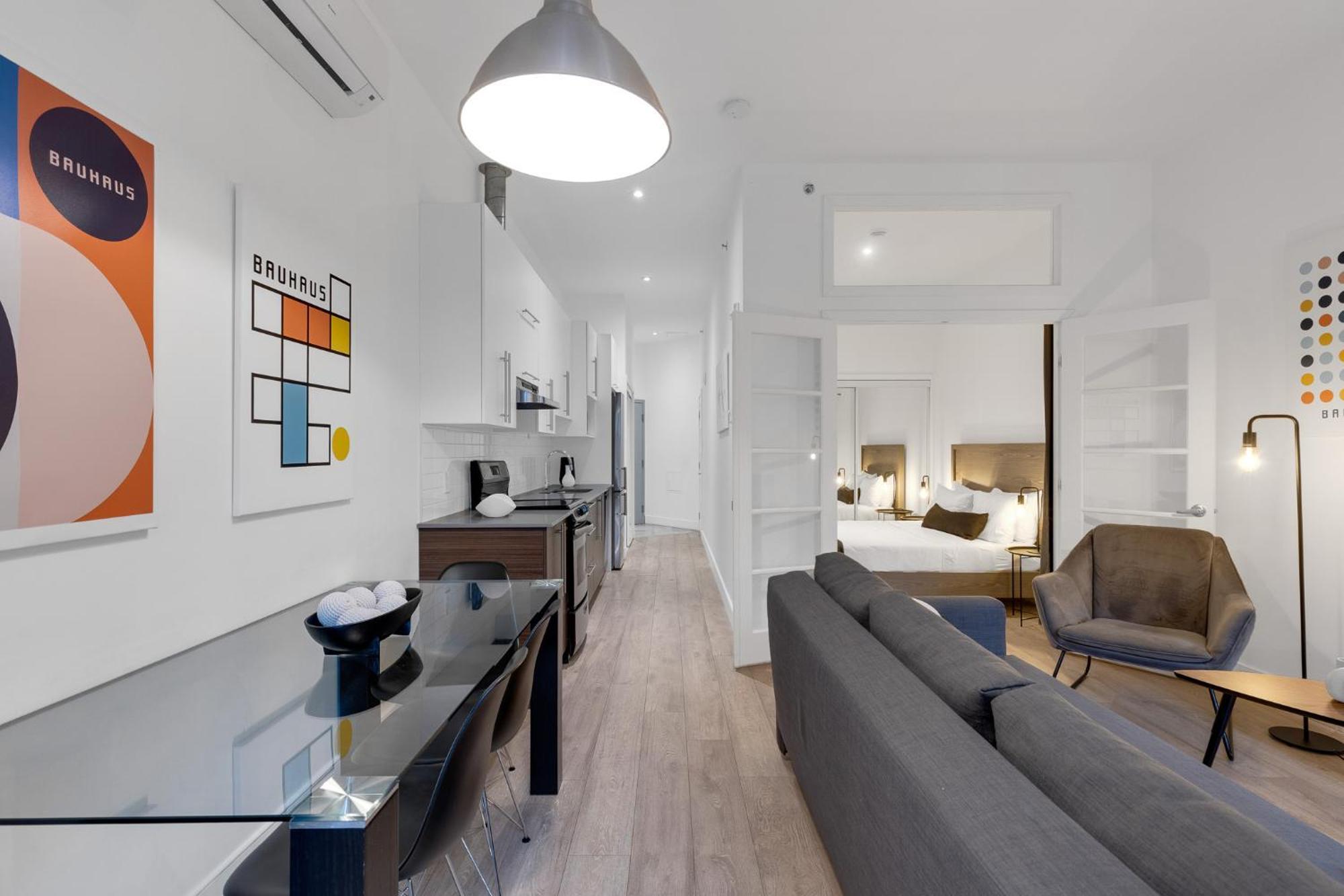 Liv Mtl Downtown Aparthotel Montreal Bagian luar foto